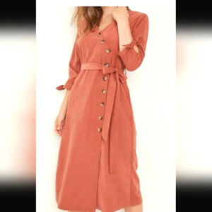 J GEE Button up midi dress In Light Brown. Size medium NWT
